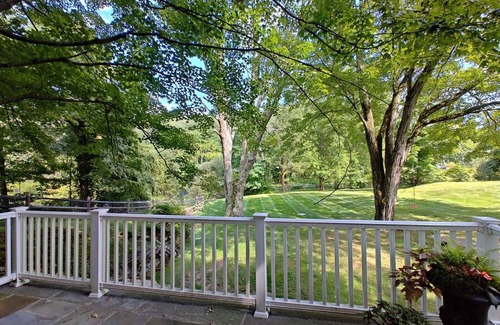 New Canaan Cabaña | Charming 2 Bedroom Cottage in Peaceful New Canaan