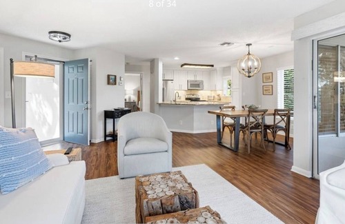 Wabasso Beach Condominio | Charming 2-bedroom condo in Sea Oaks, a beautiful tennis and beach community