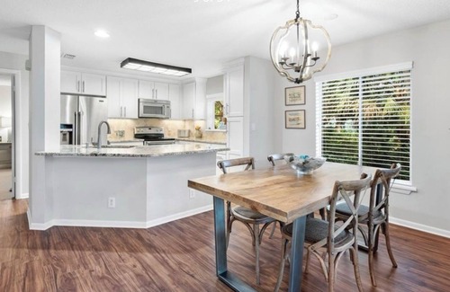Wabasso Beach Condominio | Charming 2-bedroom condo in Sea Oaks, a beautiful tennis and beach community