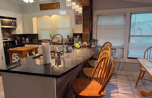 Warrenville Cabaña | Charming 2-bedroom cottage 3 miles from Historic downtown Aiken!