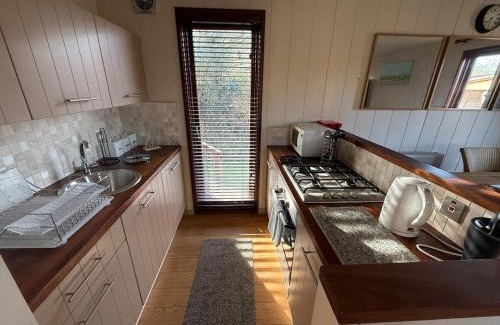 Hopton Castle Casa | Charming 2 bedroom Cabin In the Shropshire Countryside with Fantastic Views