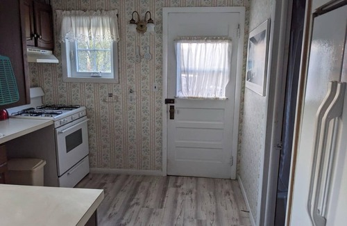 Mullett Lake Cabaña | Charming 2-bedroom cottage on Mullett Lake - northwest side!