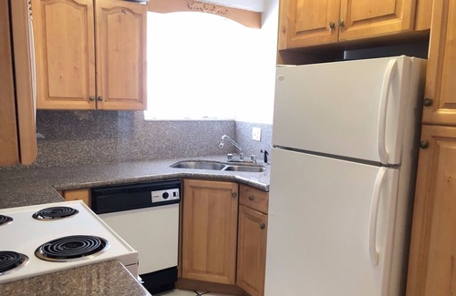 South Lake Condominio | Charming 2-bedroom condo with WiFi, AC in fantastic Hollywood