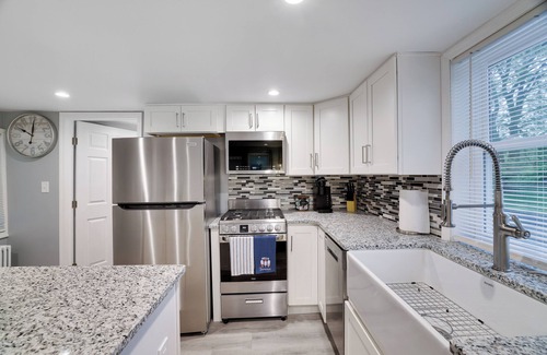 Tobyhanna Cabaña | Charming 2-bedroom cottage in tranquil Tobyhanna with WiFi