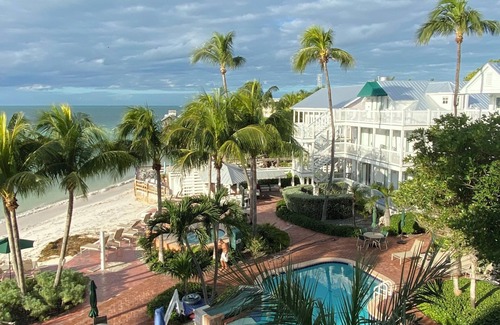 Uptown - Upper Duval Complejo | Charming 2-bedroom condo at the spectacular Coconut Beach Resort Nov 15-22-2025