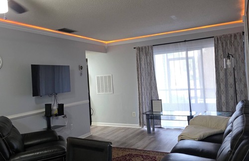Ventura Condominio | Charming 2-bedroom condo minutes from Orlando International Airport.