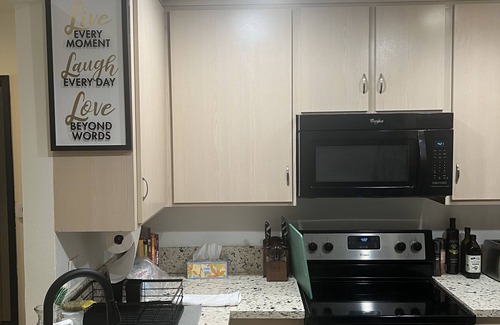 Ventura Condominio | Charming 2-bedroom condo in marvelous Ventura California.