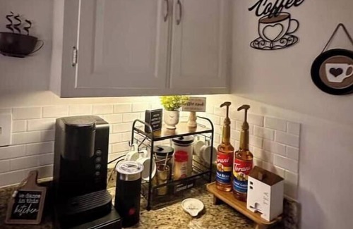 Daphne Condominio | Charming 2-bedroom Condo by the Bay in Daphne
