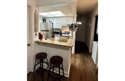 Daphne Condominio | Charming 2-bedroom Condo by the Bay in Daphne