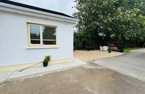 Maynooth Cabaña | Charming 2-bedroom cottage nea Maynooth University with WiFi