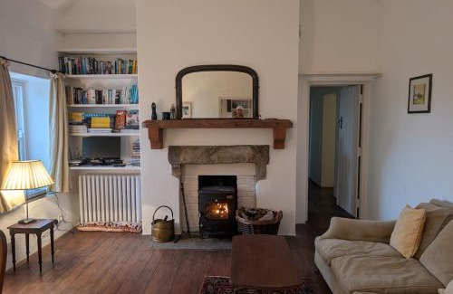 Skibbereen Casa | Charming 2 bedroom Cottage near Skibbereen with stove and views