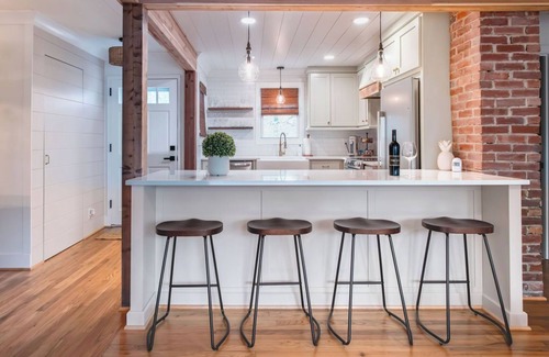 Anderson Cabaña | Charming 2-bedroom cottage in downtown Anderson SC.