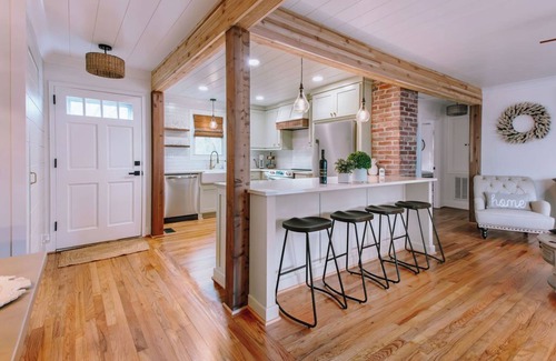 Anderson Cabaña | Charming 2-bedroom cottage in downtown Anderson SC.