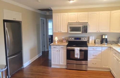 Franklin Cabaña | Charming 2-bedroom cottage in Franklin-a home away from home.