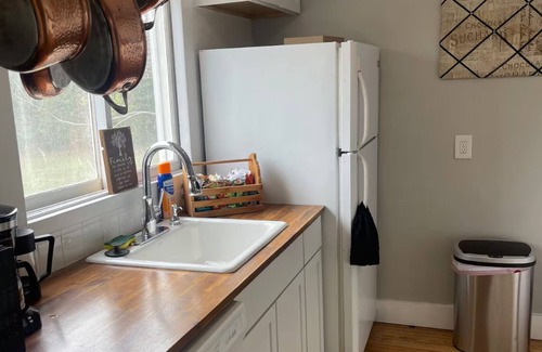 Plymouth Cabaña | Charming 2-bedroom cottage in downtown Plymouth! Walk to restaurants & shops!