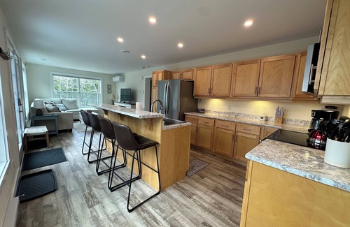 Trenton Cabaña | Charming 2-bedroom cottage with AC and WiFi in Trenton 15 min from Acadia park