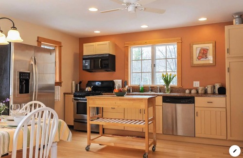 Accord Cabaña | Charming 2-bedroom cottage with large deck in beautiful Accord NY.