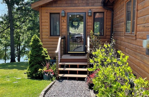 Athens Cabaña | Charming 2-bedroom cottage in pleasant Athens with WiFi, AC