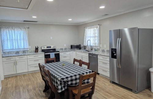 Camden Cabaña | Charming 2-bedroom cottage with AC, WiFi in lovely Camden
