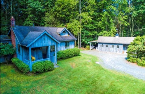 Highland Lake Cabaña | Charming 2-bedroom cottage in delightful Eldred with WiFi