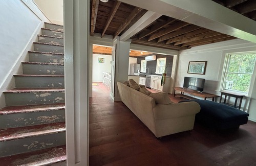 Woodstock Casa | Charming 2-bedroom country village house with AC in East Woodstock