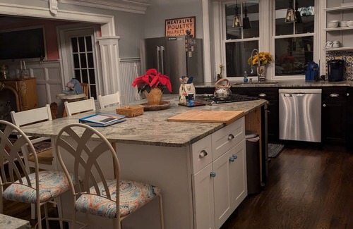 Madison Cabaña | Charming 2-bedroom, cozy cottage in the quaint village of Madison, CT