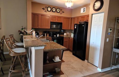 Estero Condominio | Charming 2-bedroom/Den condo with fitness room, WiFi in fantastic Estero J