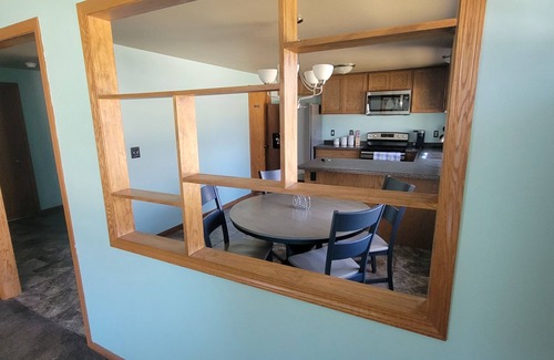 Green Bay Casa | Charming 2-bedroom Duplex house in fabulous Green Bay