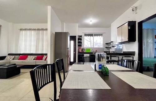 Puerto Ayora Casa | Charming 2-bedroom house with WiFi, AC in serene Puerto Ayora