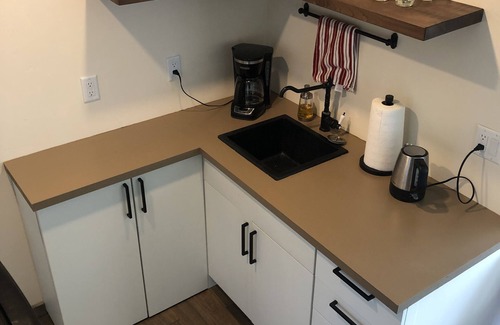 Carbondale Otro | Charming 2-bedroom farmhouse style w/ loft—sleeps 7 easily— in Carbondale