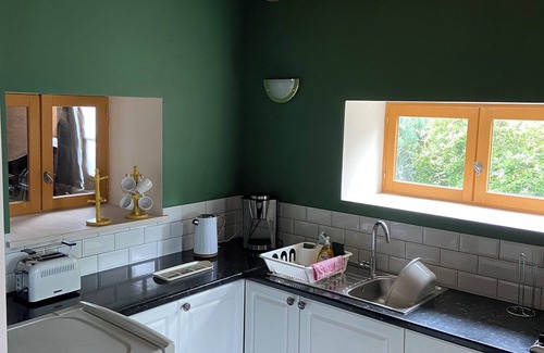 Reffuveille Cabaña | Charming 2-bedroom cottage in beautiful rural Reffuveille, Normandy with WiFi