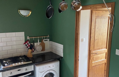 Reffuveille Cabaña | Charming 2-bedroom cottage in beautiful rural Reffuveille, Normandy with WiFi