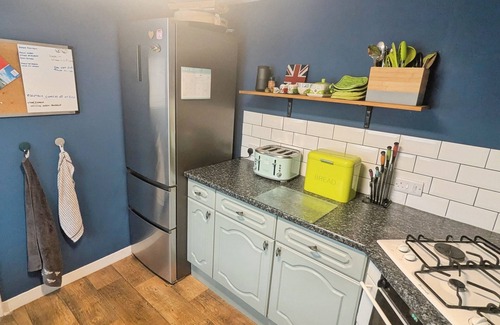 Newport Apartamento | Charming 2-Bedroom Cottage with Garden, Conservatory & Castle Views – Near Newport