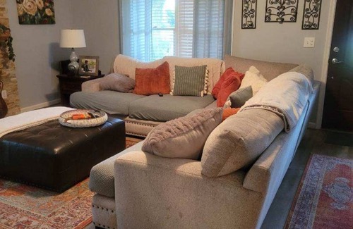 Greensboro Casa | Charming 2-bedroom house with an office in great location