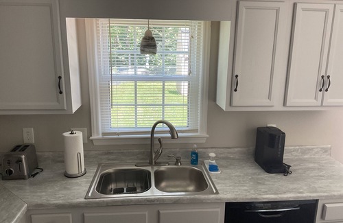 High Point Casa | Charming 2-bedroom house in welcoming High Point with WiFi, AC
