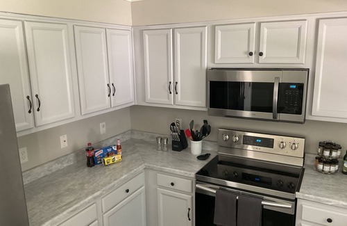 High Point Casa | Charming 2-bedroom house in welcoming High Point with WiFi, AC