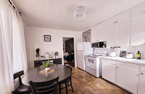 Jonesville Casa | Charming 2-bedroom house with WiFi, AC in marvelous Jonesville