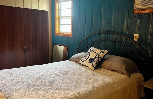 Sugar Tree Casa | Charming 2-bedroom house on the Tennessee river; peace and quiet