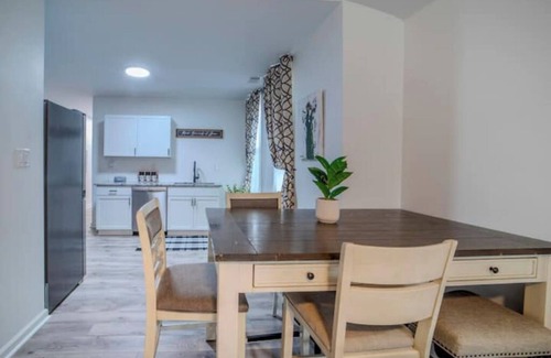 South Louisville Casa | Charming 2-bedroom Home in Louisville, Walk to Churchill!