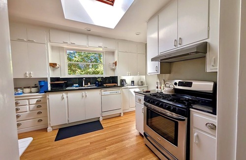 Fair Oaks Casa | Charming 2-bedroom house Near Stanford