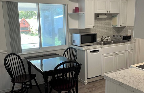 North Port Casa | Charming 2-bedroom house in brilliant North Port with WiFi, AC, fitness room