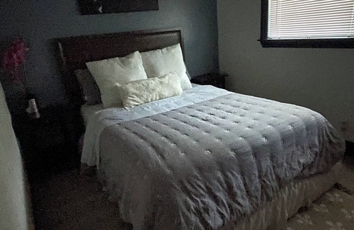Sacramento Casa | Charming 2-bedroom house in fabulous Sacramento with AC, WiFi. Full remodeled.