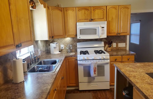 Greenwood Casa | Charming 2-bedroom house with plenty of room for family and friends.