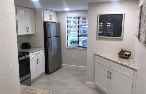 West Kissimmee Hotel | Charming 2-bedroom hotel with fitness room and AC in Kissimmee 1M from disney