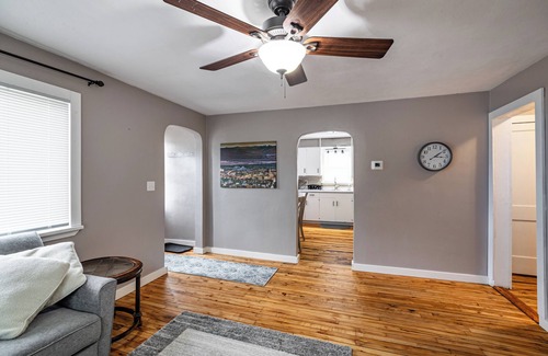 La Crosse Casa | Charming 2-bedroom house in lovely La Crosse, minutes from downtown area