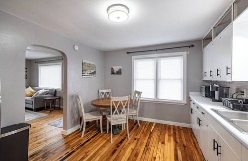 La Crosse Casa | Charming 2-bedroom house in lovely La Crosse, minutes from downtown area