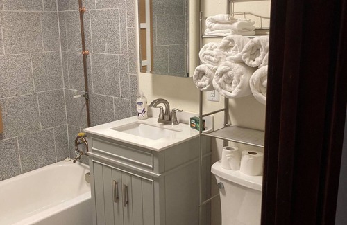 La Crosse Casa | Charming 2-bedroom house with WiFi, AC in delightful La Crosse
