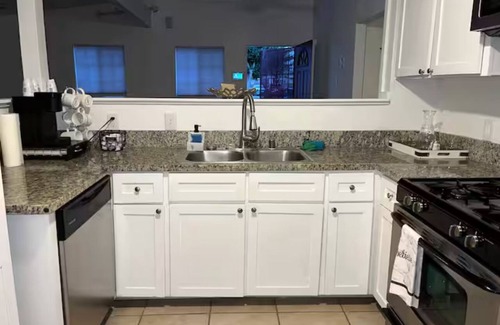 Lancaster Casa | Charming 2-bedroom house with WiFi and AC in Lancaster
