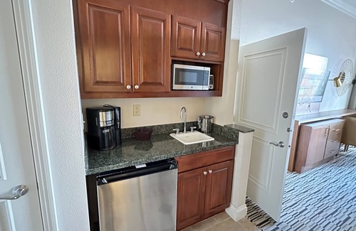 Las Vegas Apartamento | Charming 2-bedroom hotel suites on Strip Next To Festival Ground
