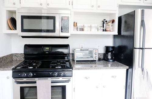 Vallejo Casa | Charming 2-bedroom home in quiet neighborhood